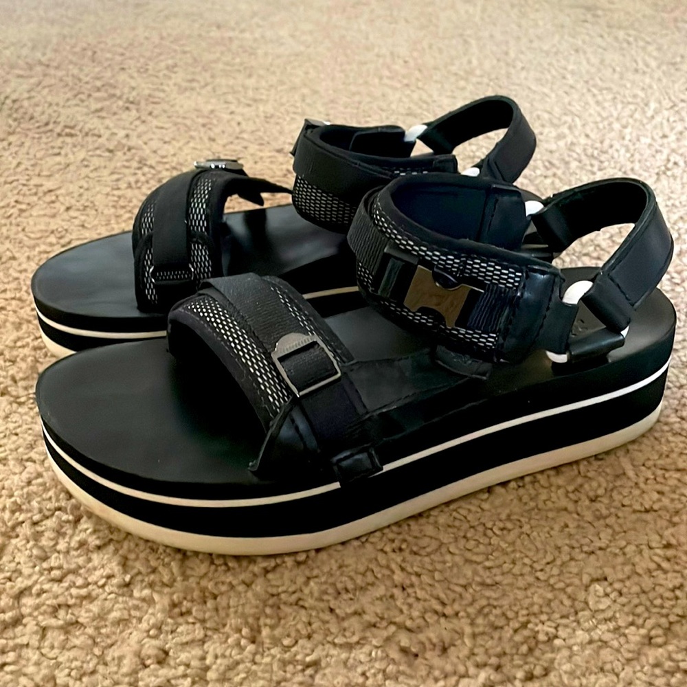 Teva Flatform Universal Luxe Sandals - Women’s 8